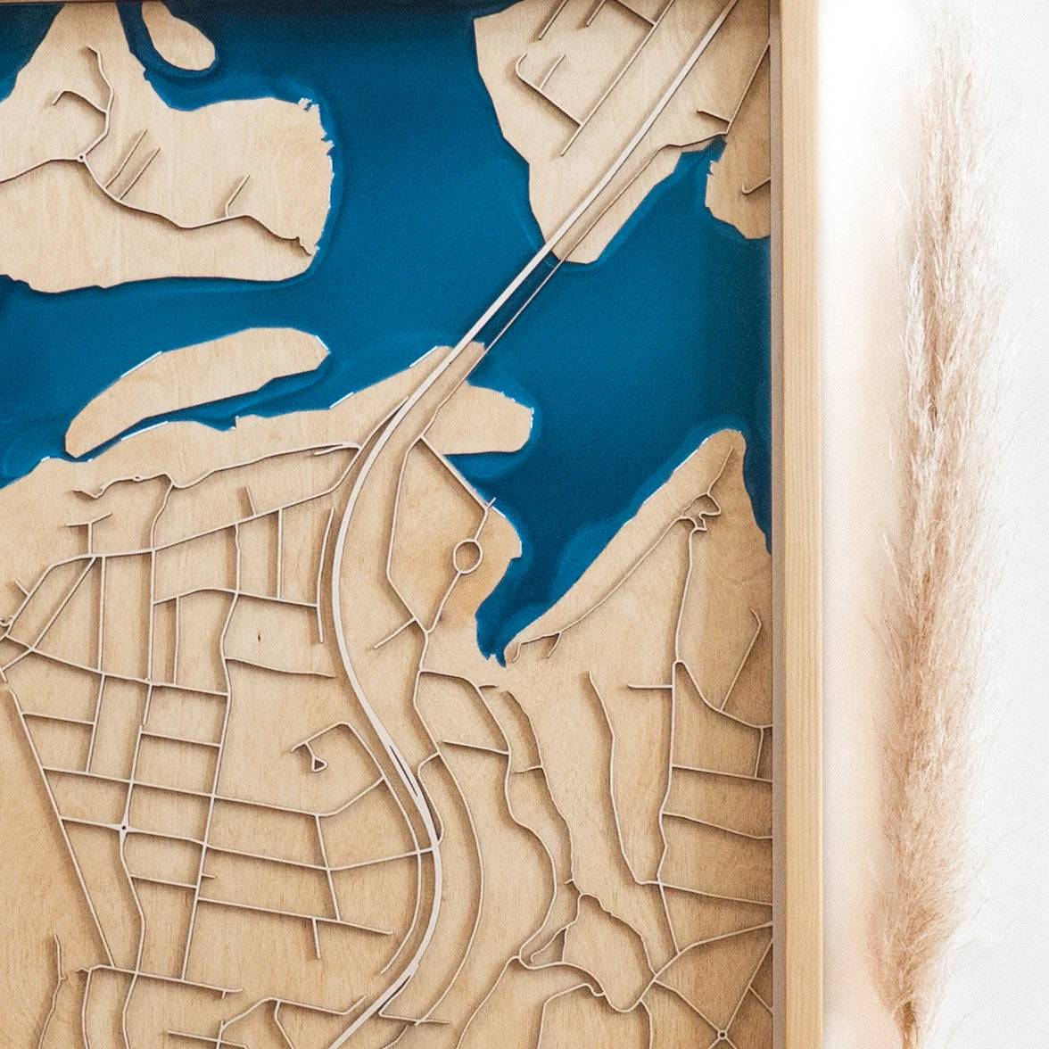 Como Wooden Map